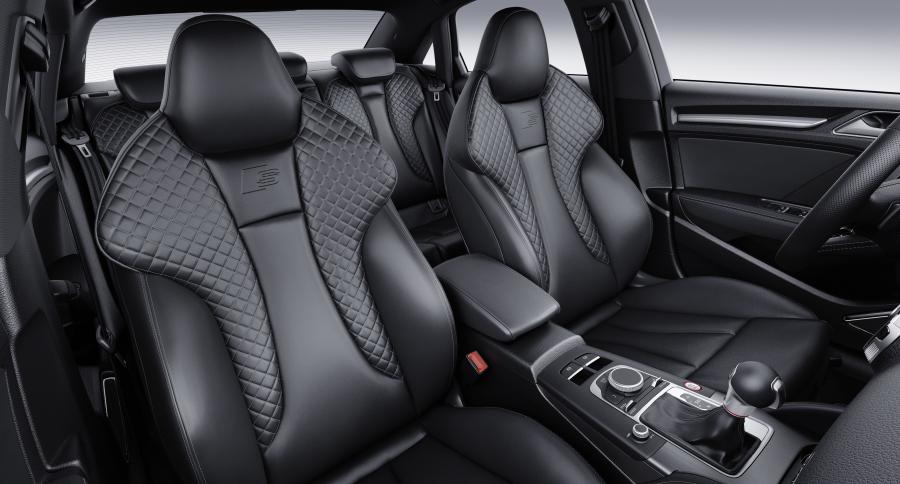 Интерьер Audi S3 Sedan (8V) 2016 года  (WW) (фото 9 из 36)